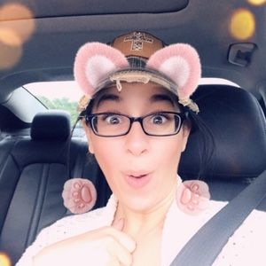 Meet your Posher, Dee